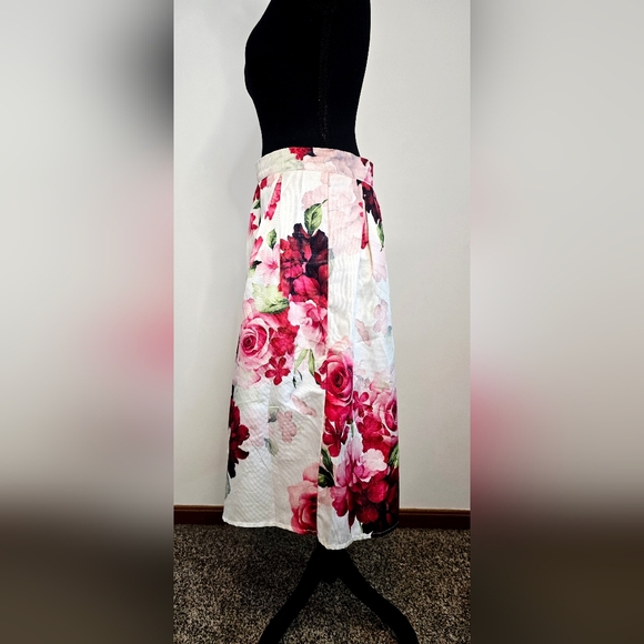 Chicwish Cottage Core Floral Pleated Midi Skirt White with Pink Floral Print L - Picture 3 of 5